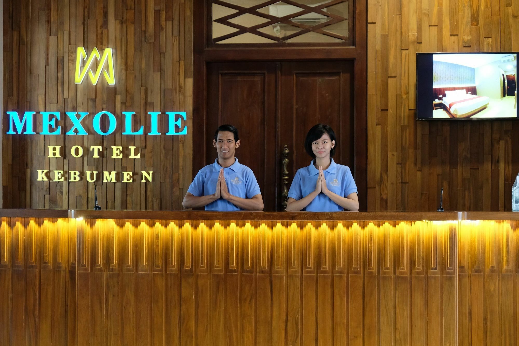 โรงแรมเมโซลี Kebumen ภายนอก รูปภาพ